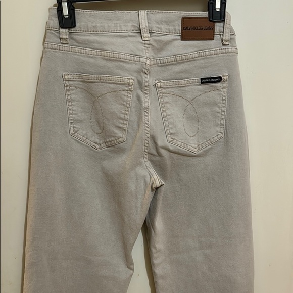 Calvin Klein Mid Rise Wide Leg Crop Button Fly Denim light gray  Jeans Size 25! - Picture 7 of 8